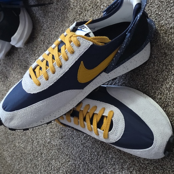 Size 12.5 Brand New W/box Nike WS DBreak / Undercover - Obsidian & Gold Dart - Picture 5 of 5